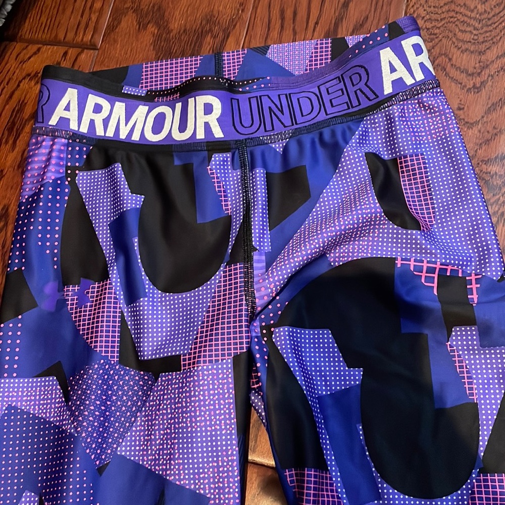 Under armor leggings.  Work one time.   Capri.